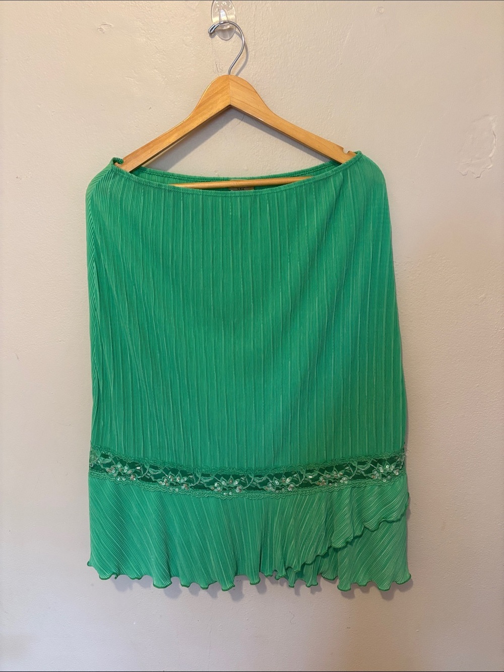 Pleated Green Midi Skirt with Lace Trim